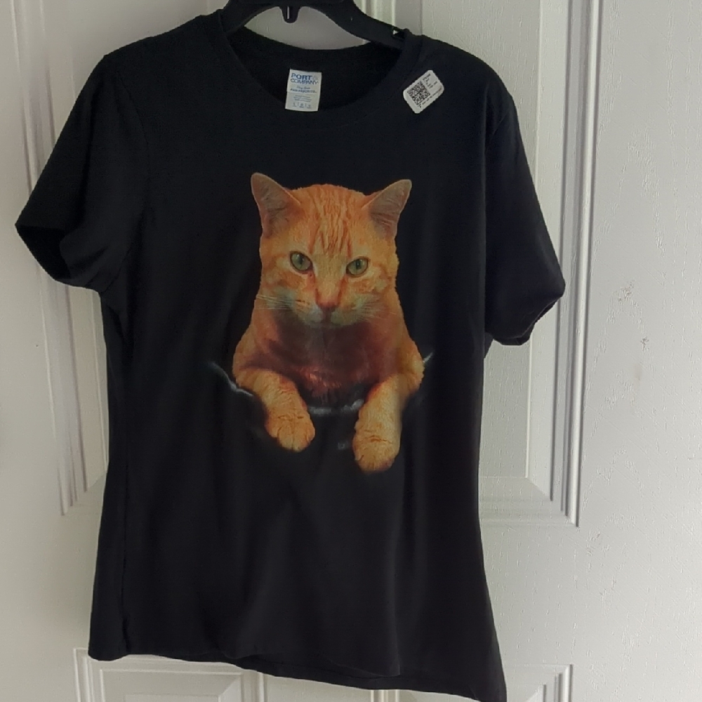 Gildan Black and Orange Cat T-Shirt Clothing & Accessories